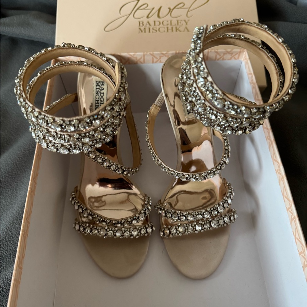 sz 9.5 Badgley heels